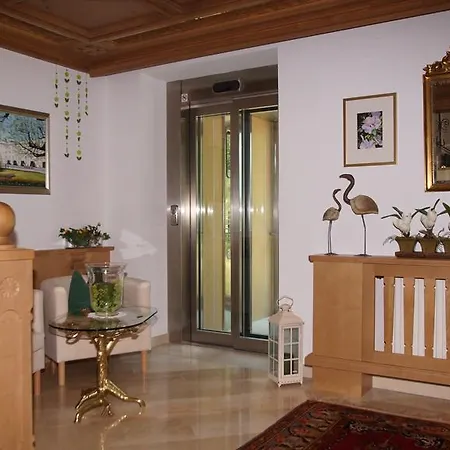 Garni Erler ホテル