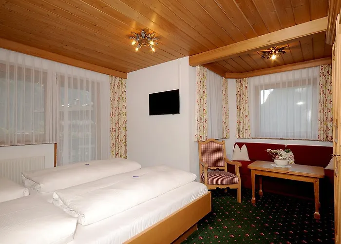 Hotel Garni Erler 3*